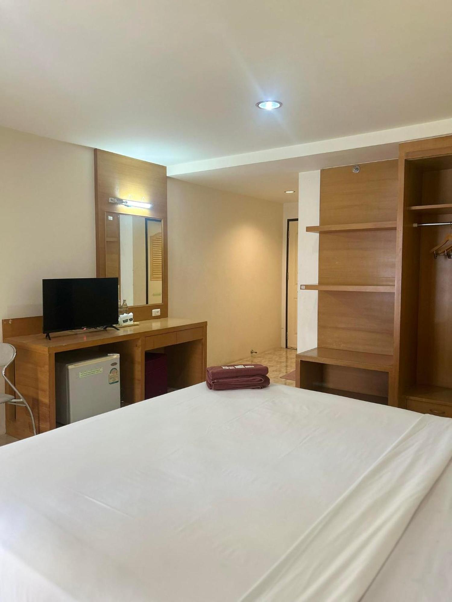Pearl Place Hotel Hat Yai Exterior photo